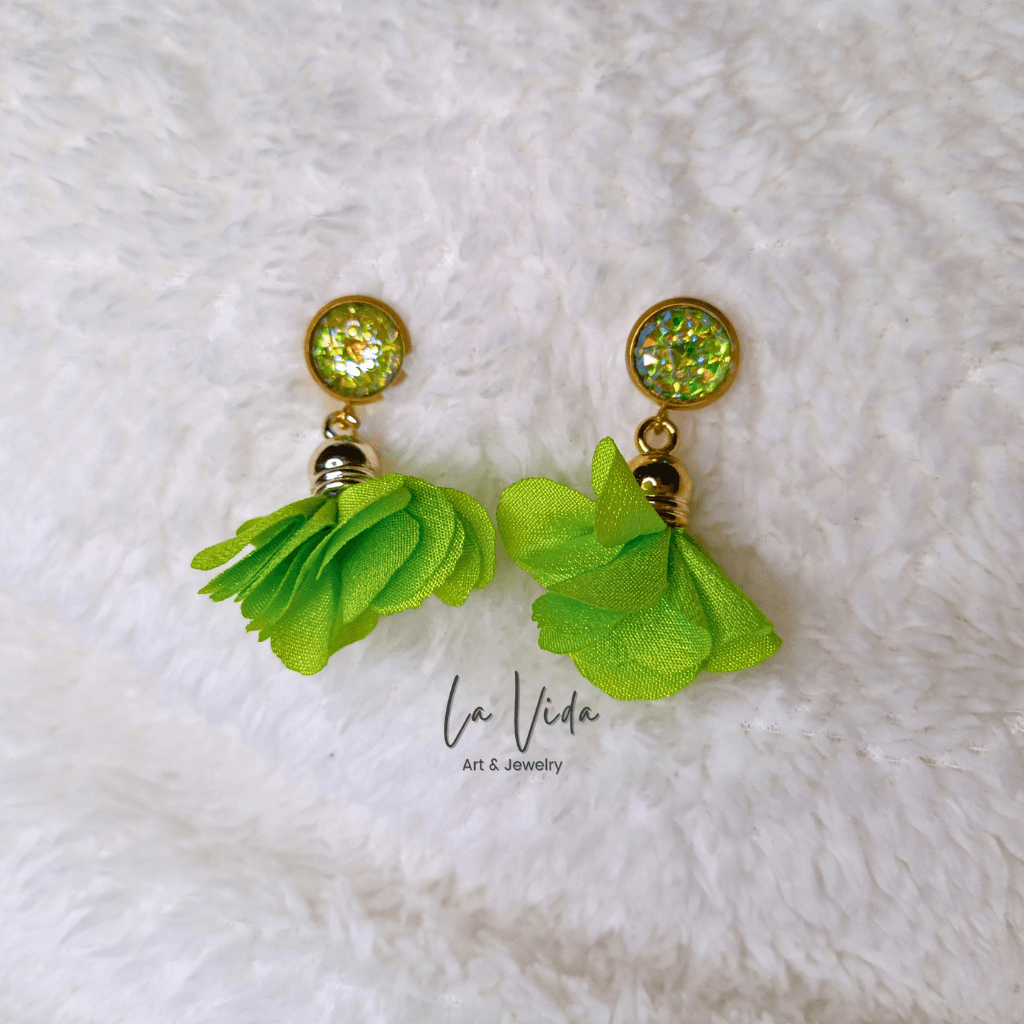 Spring & Shine - virágbojtos statement fülbevaló - Image 7