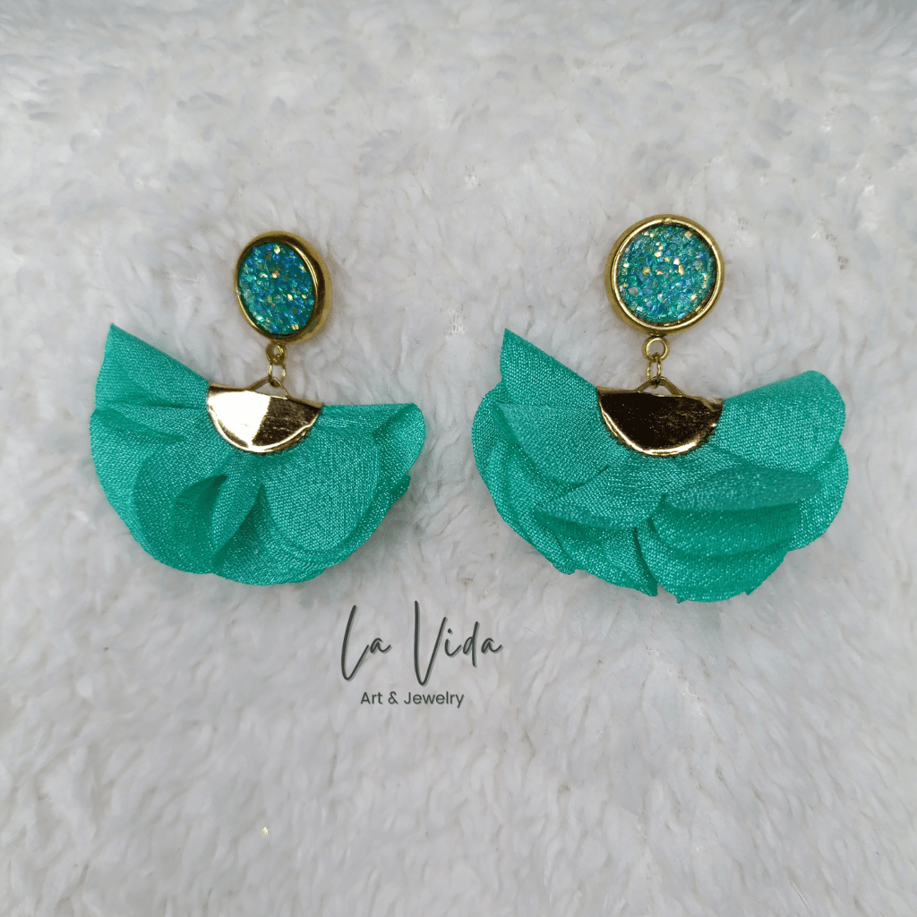 Spring & Shine - virágbojtos statement fülbevaló - Image 4